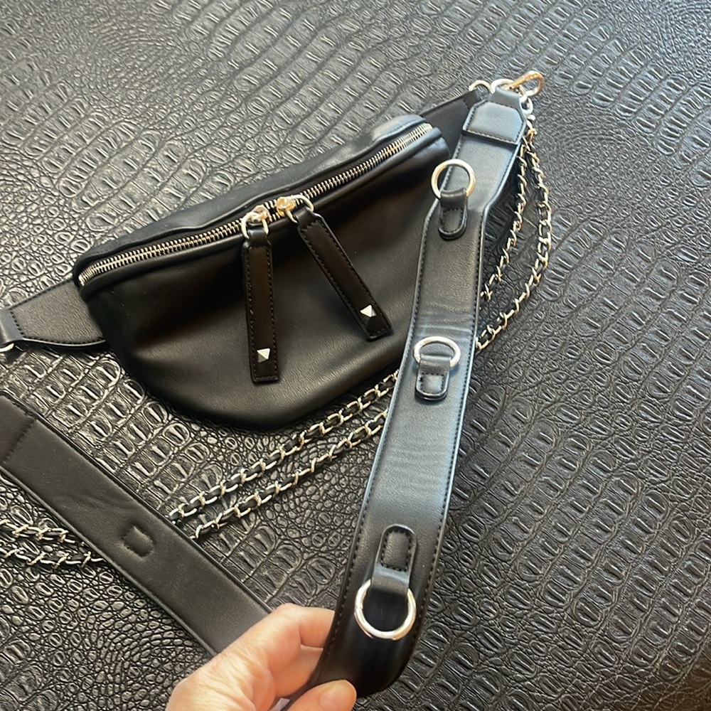 Aqua Black Bag Cross Body Double Chain Straps that are Removable